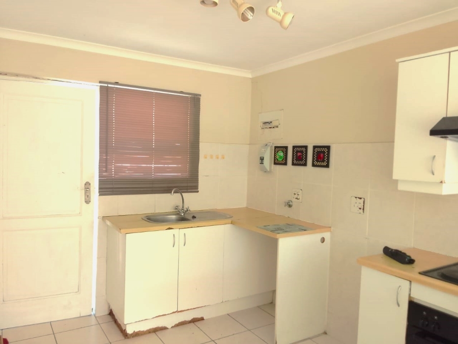 To Let 2 Bedroom Property for Rent in Guldenland Western Cape